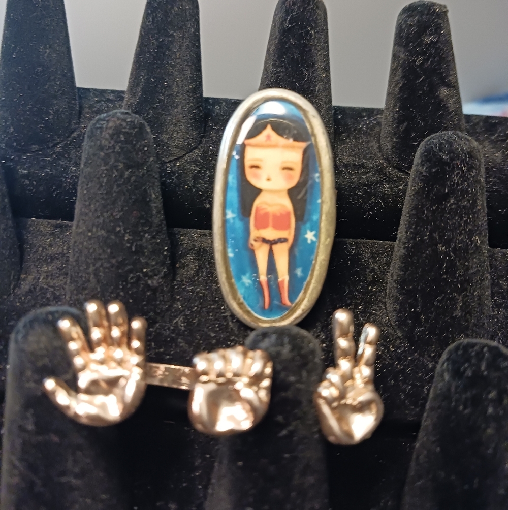 QUIRKY LOT! 2 Finger 3 Hand + Wonder Woman Rings - Picture 3 of 5